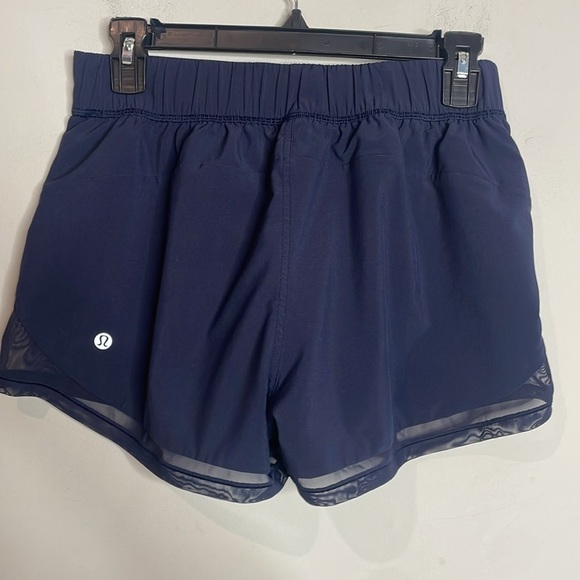 Lululemon | Women’s Two in One Reversible Shorts Size 6 - Picture 2 of 7